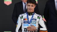 Pembalap McLaren F1 Team, Lando Norris, berhasil meraih podium juara Formula 1 GP Monaco di&nbsp;Circuit de Monaco, Minggu (25/5/2025) malam WIB. (AP Photo/Manu Fernandez)