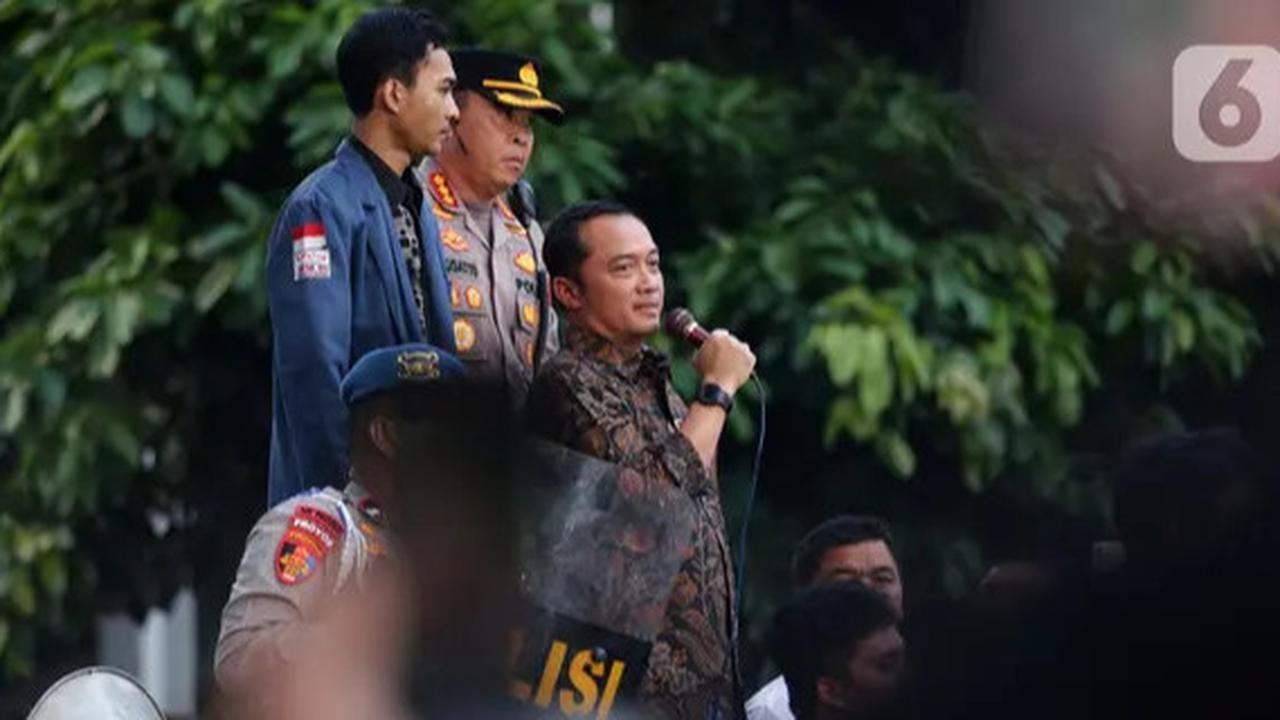 Temui Massa Aksi Demo Indonesia Gelap, Ini Profil Mensesneg Prasetyo Hadi