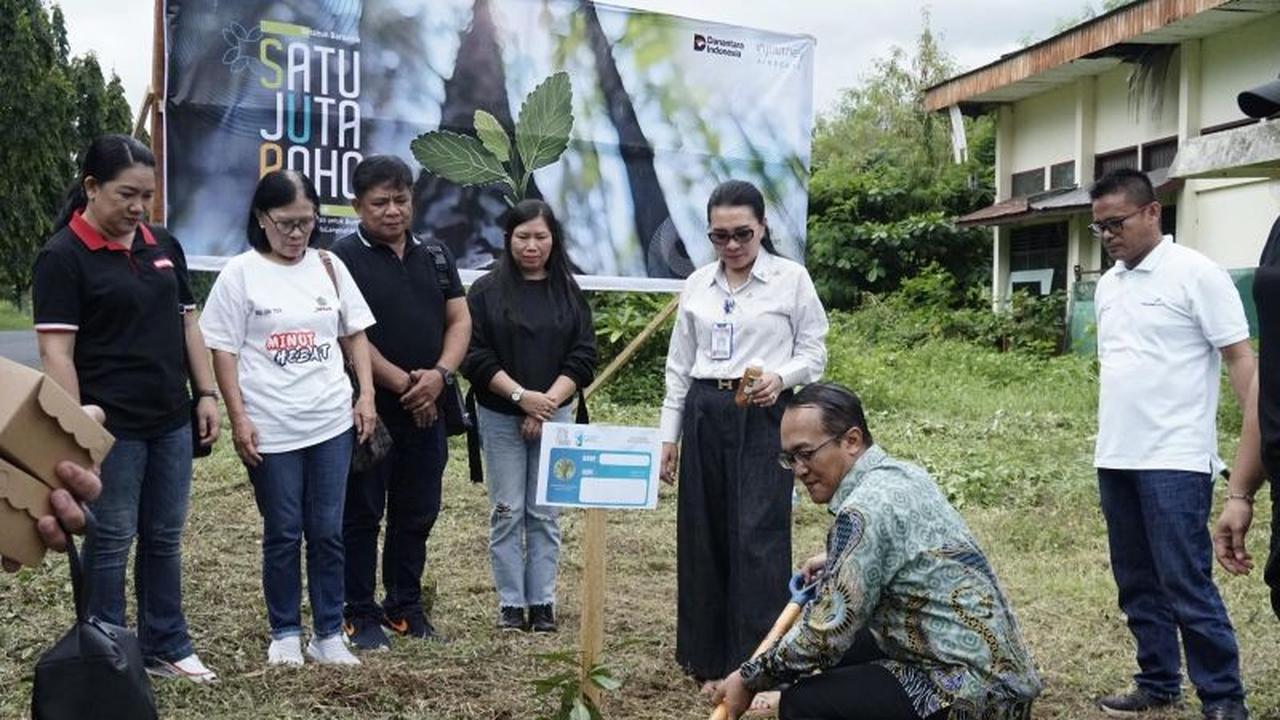 Angkasa Pura Hijaukan Lingkungan, Lakukan Penanaman Pohon di Bandara Samrat Manado dan Sekitarnya