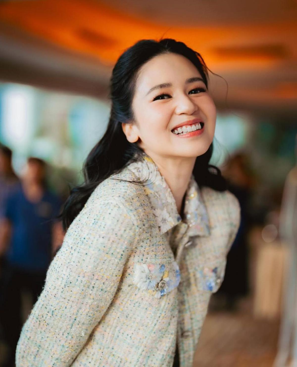 Laura Basuki Makin Bersinar dalam Potret Terbaru, Wajahnya Bening dan Elegan