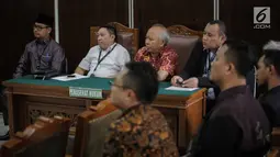 Kuasa hukum tergugat II dari (DPP Partai Gerindra) dan tergugat III (BPN Prabowo-Sandi) mengikuti sidang lanjutan di PN Jakarta Selata, Selasa (19/3). Sidang tersebut ditunda kembali hingga minggu depan. (Liputan6.com/Faizal Fanani)