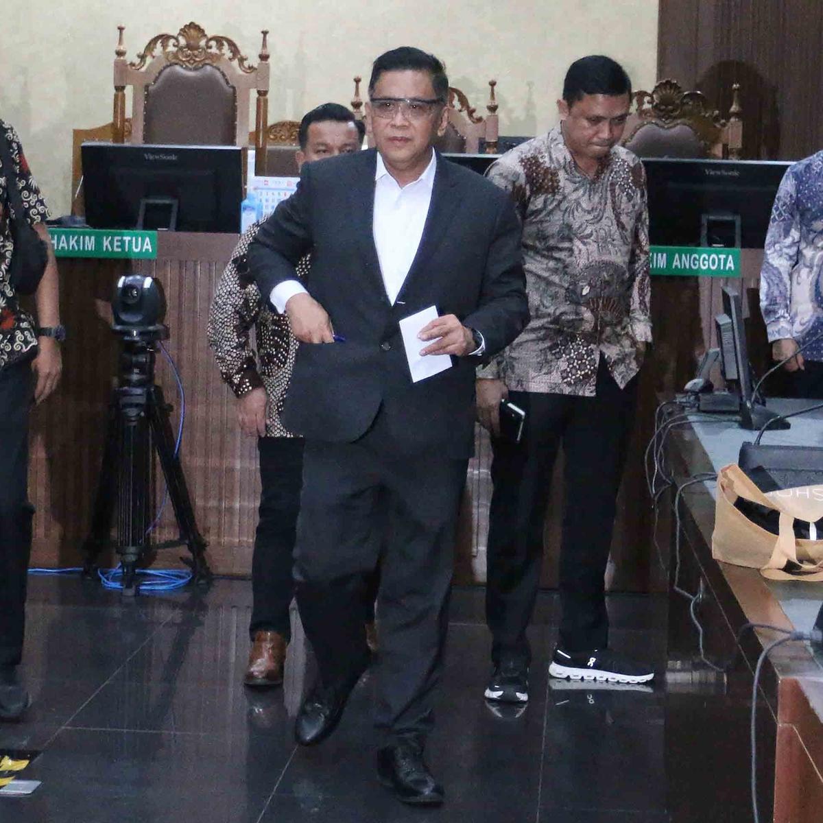 FOTO: Hasto Kristiyanto Divonis 3,5 Tahun Penjara Terkait Kasus Harun Masiku