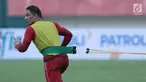 Addison Alves melakukan latihan bersama skuat Macan Kemayoran di Stadion Manahan Solo, Jawa Tengah, Minggu (11/2). Persija resmi mendatangkan Addison Alves untuk mempertajam lini serang untuk musim 2018. (Liputan6.com/Helmi Fithriansyah)