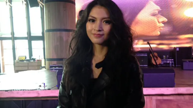 Duet bareng Band, Donita Deg-gegan