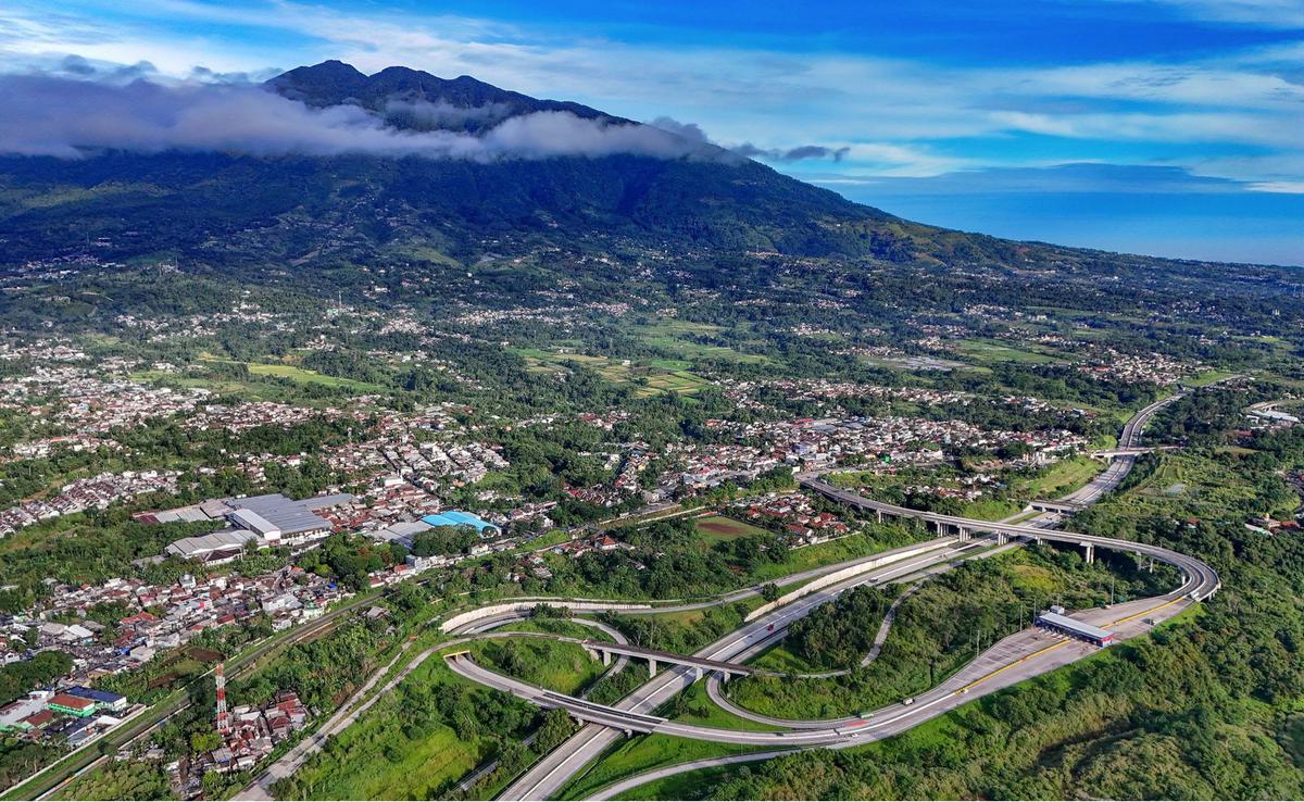 FOTO: Panorama Mempesona Tol Bocimi, Urat Nadi Baru Penghubung Jawa Barat Selatan