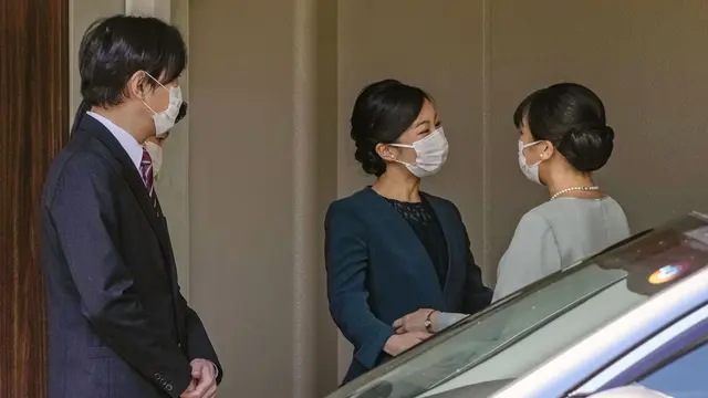 Putri Mako Tinggalkan Istana