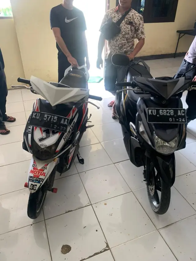 Barang bukti 2 unit sepeda motor
