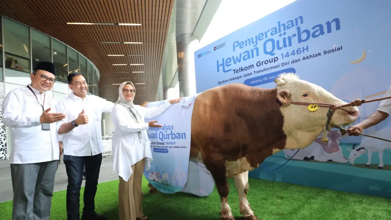 Perkuat Kepedulian Sosial, TelkomGroup Salurkan 946 Hewan Kurban di Hari Raya Iduladha 1446 H