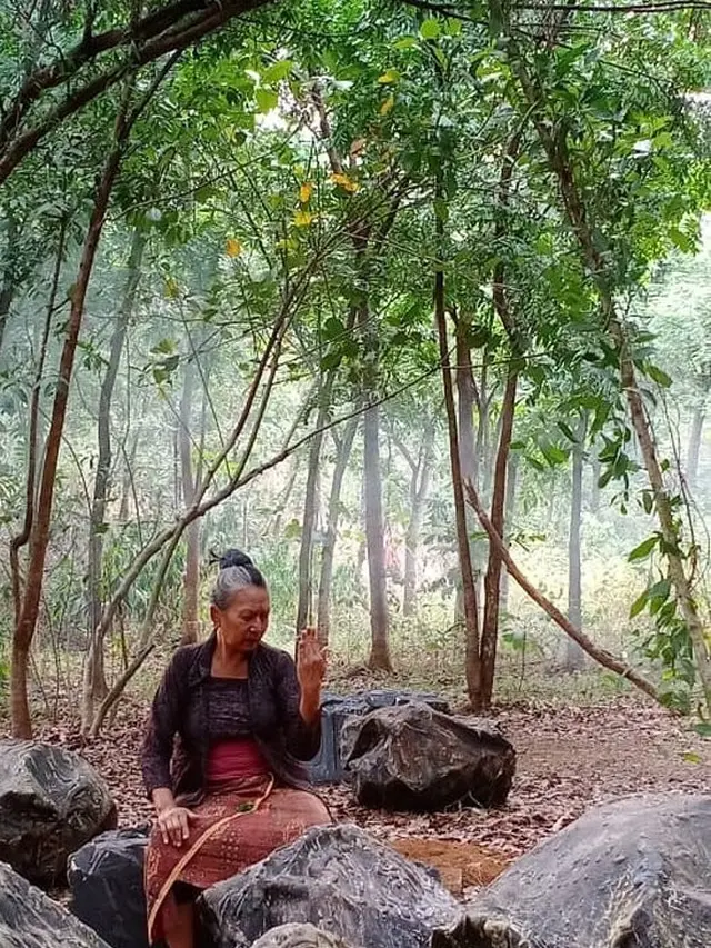 6 Potret Asriati, Sosok Pengisi Suara 'Mak Lampir' Misteri Gunung Merapi
