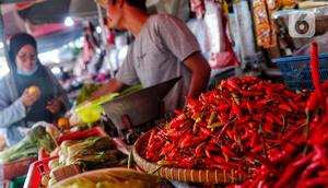 Cabai rawit dijual di Pasar Kebayoran, Jakarta, Selasa (7/3/2023). Harga cabai rawit merah di DKI Jakarta terpantau naik sudah menembus Rp 100 ribu per kilogram. (Liputan6.com/Angga Yuniar)