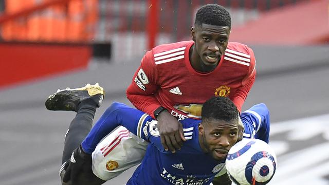 FOTO: Tumbang 1-2 dari Leicester City, Manchester United Relakan Tetangga Berpesta - Axel Tuanzebe; Kelechi Iheanacho