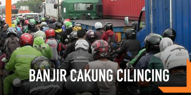 VIDEO: Jalan Cakung-Cilincing Banjir, Jalanan Macet