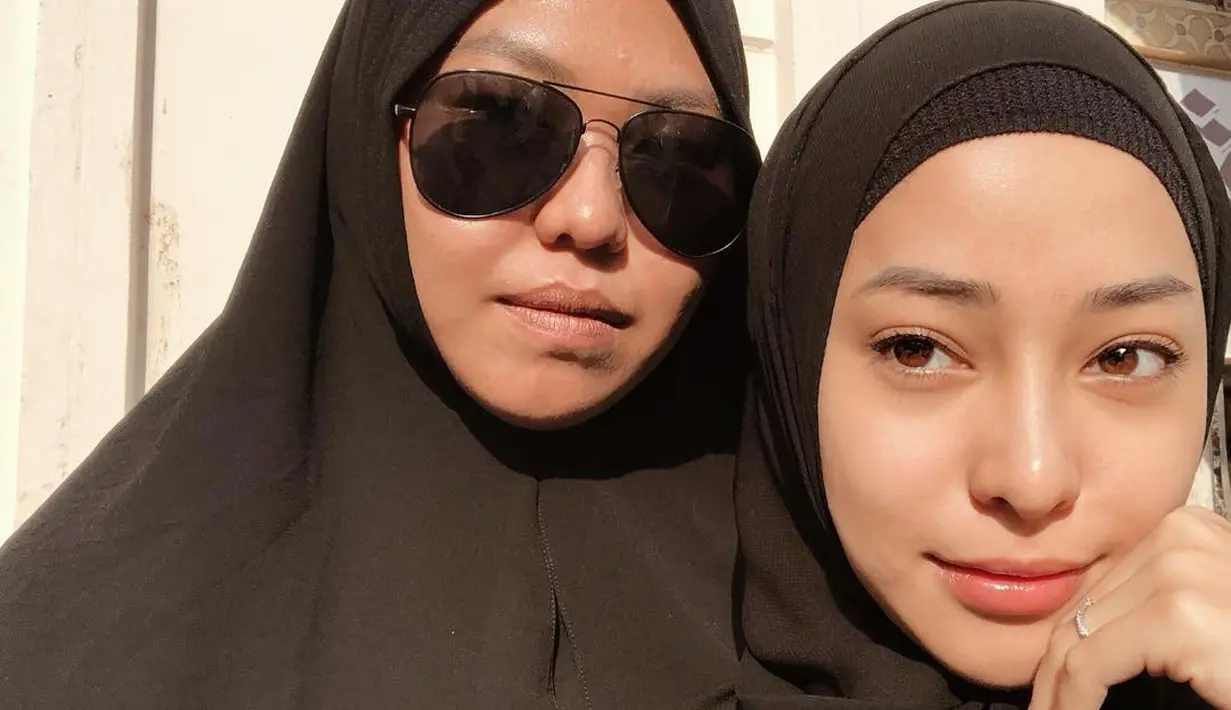 Niki sengaja tak menggembar-gemborkan masjid yang dia bangun karena tak mau menjadi sorotan publik. Dia memang tak suka gembar-gembor, sehingga tak banyak orang yang tahu aksi sosialnya. Bahkan ia sempat menyebut dirinya sebagai seorang yang introvert. (Liputan6.com/IG/@nikitawillyofficial94).