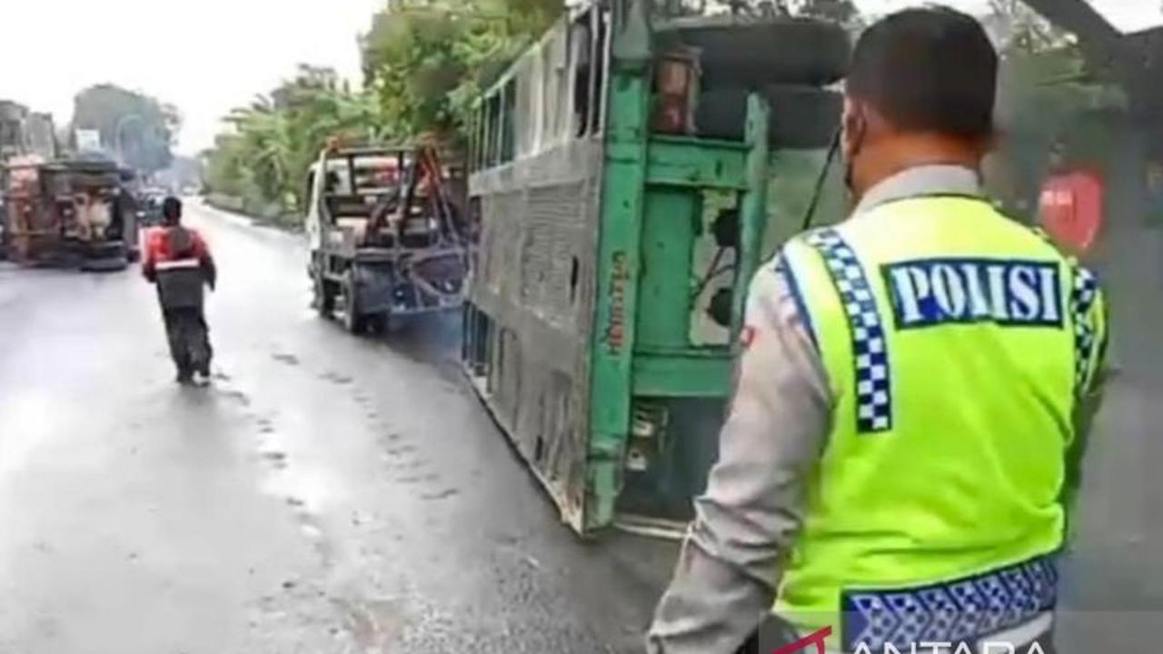 Sopir Truk Kontainer Terguling di Cilincing Diperiksa Polisi, Lalin Sempat Lumpuh