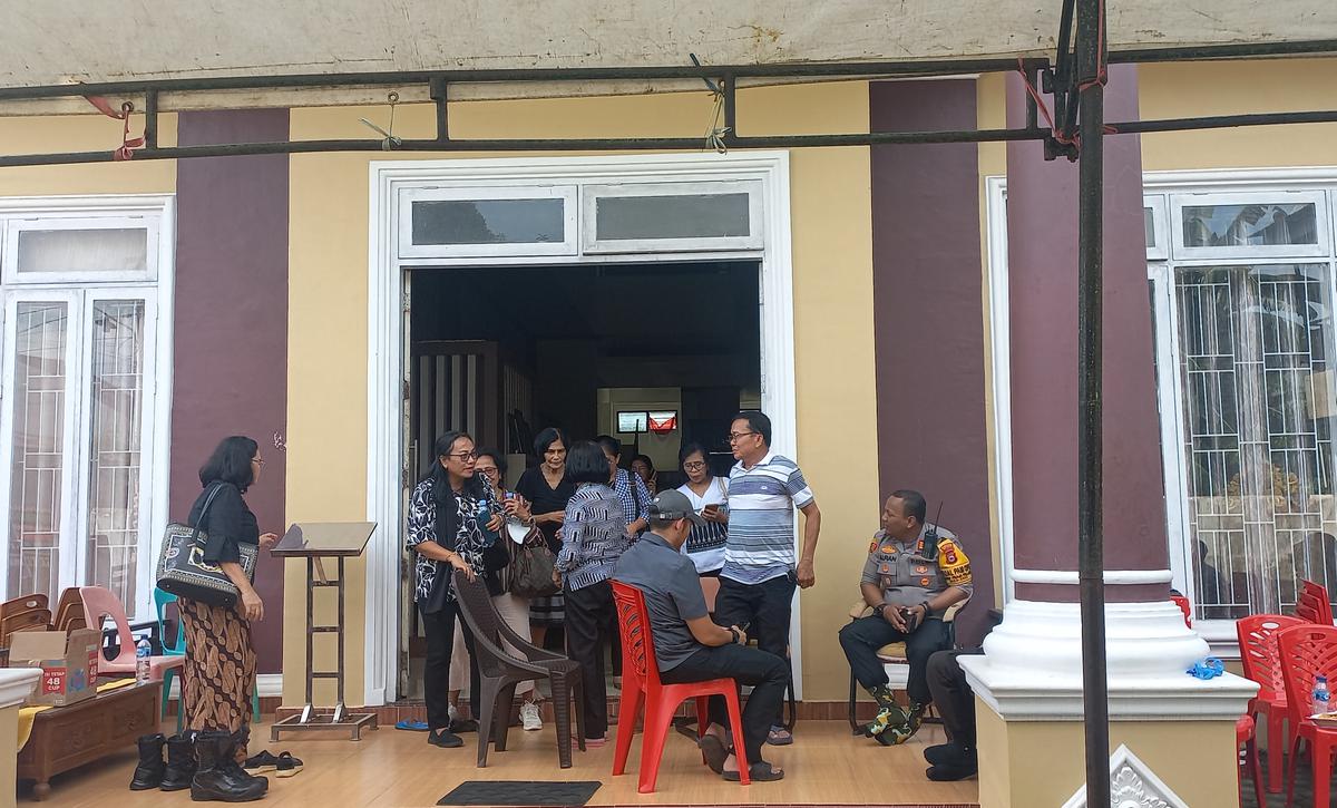 Keluarga dan Rumah Kasat Reskrim Polres Solok Selatan AKP Ryanto Ulil Anshar