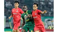 5 Aksi Rekrutan Anyar Persebaya Saat Melawan Sabah FA, Dipuji Aji Santoso (sumber: Instagram.com/officialpersebaya)