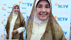 Nani Wijaya menikah dengan seorang seniman berusia 79 tahun bernama Ajip Rosidi.