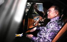 Momen Keakraban Prabowo Antar Langsung Anwar Ibrahim, Simbol Eratnya Hubungan Indonesia-Malaysia