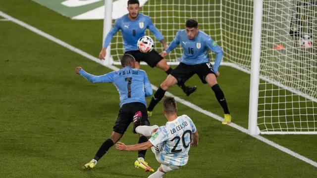 Foto: Lionel Messi Cetak Gol saat Argentina Melumat Uruguay dalam Kualifikasi Piala Dunia 2022