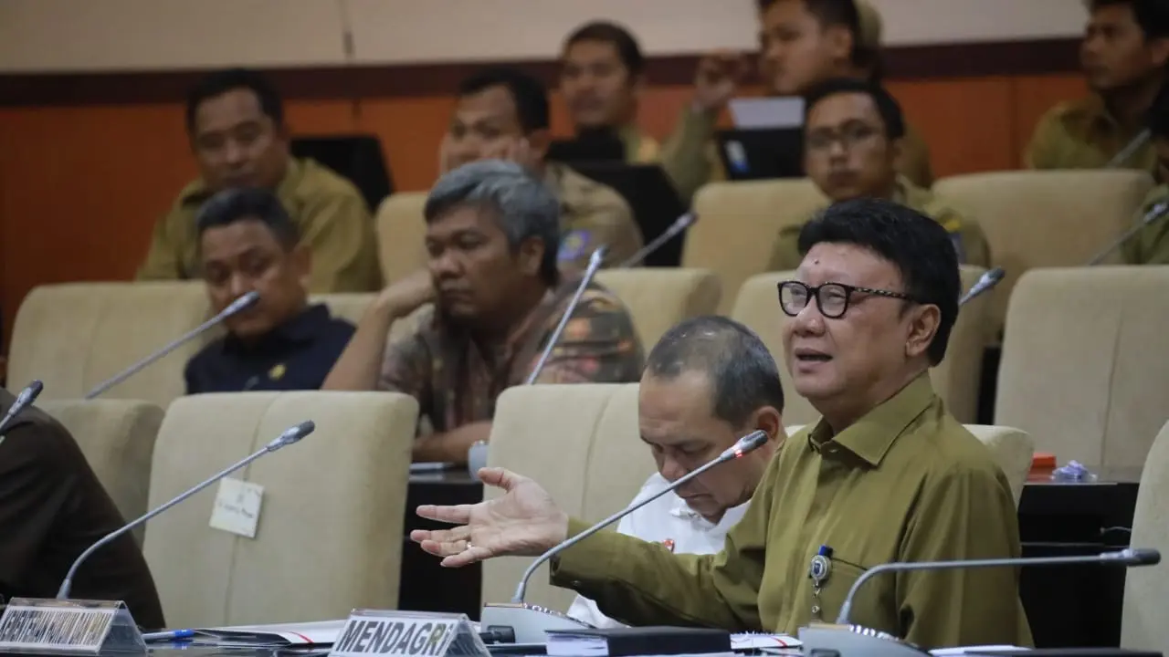 Mendagri Sampaikan Evaluasi Pemilu 2019 dalam Raker di DPD RI