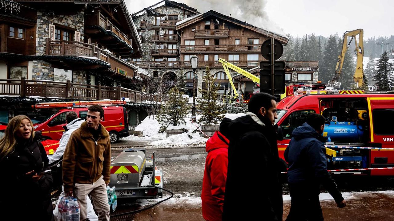 FOTO: Kebakaran Hebat Hanguskan Hotel Super Mewah di Courchevel Alpen Prancis