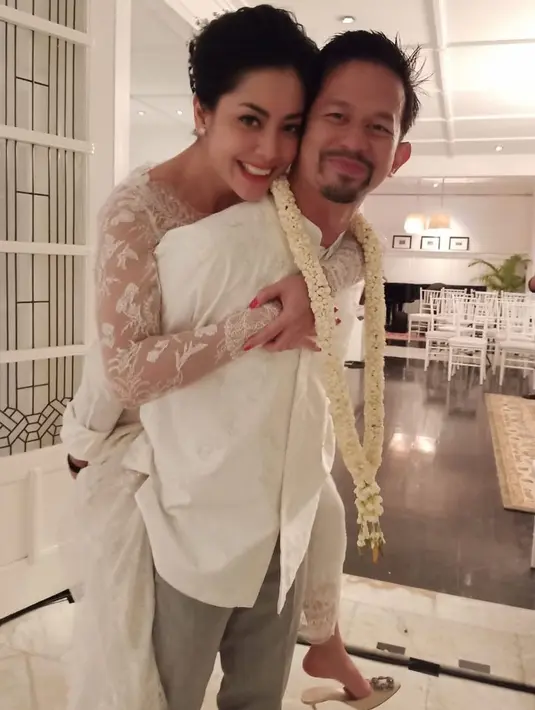 Lulu Tobing dan Bani Mulia batal cerai. Gugatan kedua Lulu kembali di tolak pengadilan agama. Majelis Hakim Pengadilan Agama (PA) Jakarta Pusat mengabulkan eksepsi tersebut sehingga gugatan Lulu pun ditolak. [Instagram/banimmulia]