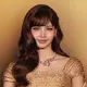 Lisa BLACKPINK Bak Princess Thailand dengan Makeup Gold Goddess yang Bercahaya. [@sprite_snap].