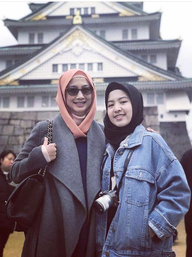7 Potret Kompak Desy Ratnasari Dan Nasywa Nathania Bak Kakak Adik Hot Liputan6 Com Namun sejak beberapa tahun silam, ia banting stir ke dunia politik. nasywa nathania bak kakak adik