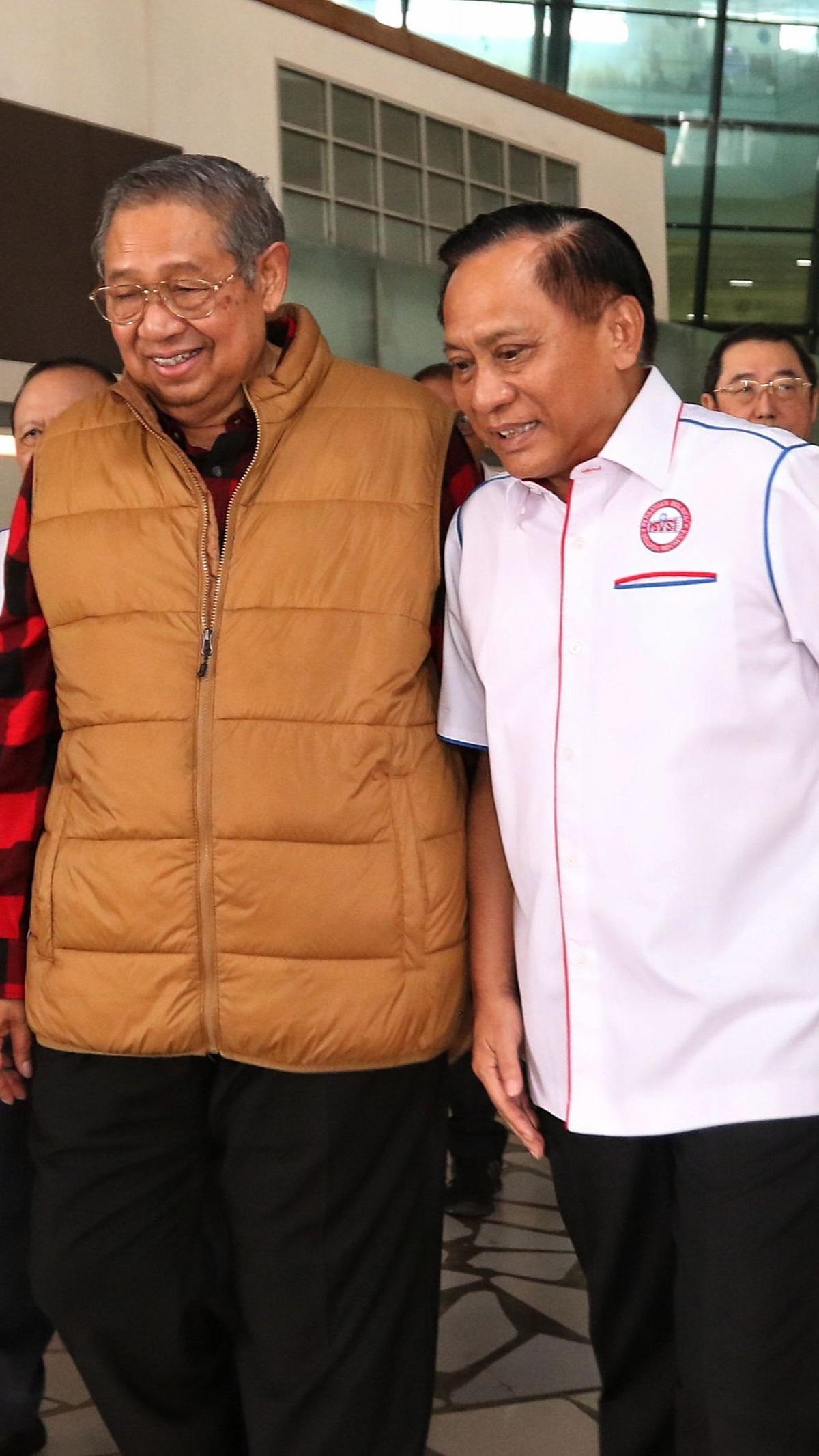 Prestasi ini direspons gembira oleh Ketua Umum PP PBVSI Imam Sudjarwo. Didampingi oleh Presiden ke-6 Republik Indonesia, Susilo Bambang Yudhoyono.<br>