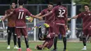 Suasana keceriaan para pemain Persija Jakarta saat latihan di Lapangan ABC, Jakarta, Jumat (30/3/2018). Latihan ini persiapan jelang laga Liga 1 melawan Arema FC. (Bola.com/Vitalis Yogi Trisna)