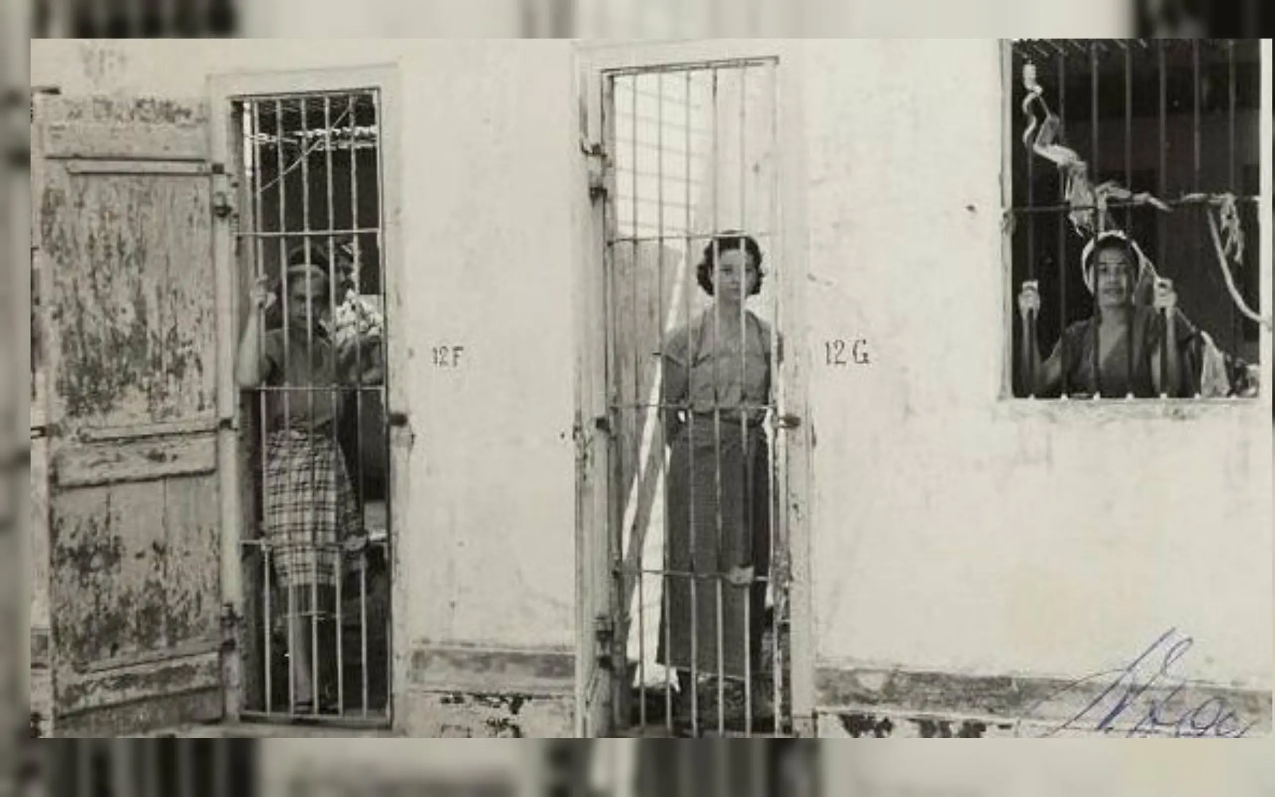 Para tahanan Jepang di penjara wanita Boeloe di Semarang tahun 1945 (Nikola Drakulic and Valentin Schreiber/Europeana Collections/Australia Plus)