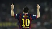 Lionel Messi berterima kasih kepada Tuhan usai mencetak gol (AFP)