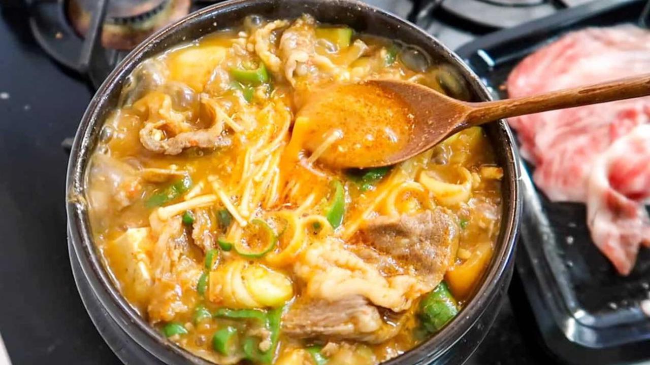 3.&nbsp;Doenjangjjigae