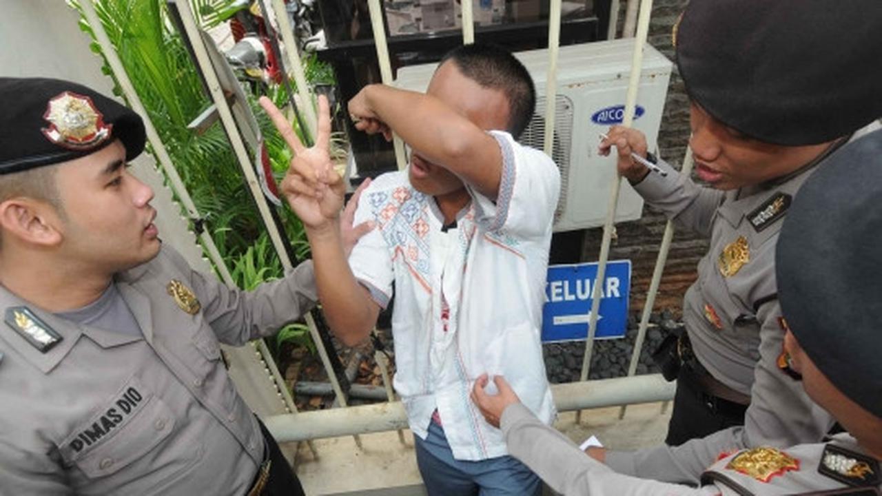 Ini pelajar SMK yang beraksi anarkis palak dan rusak bus Kopaja