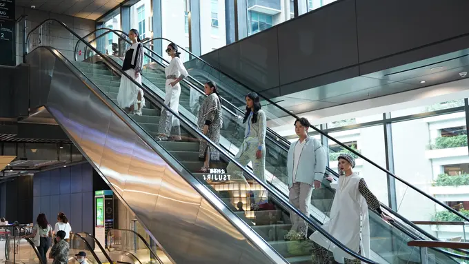 Inspirasi Busana Lebaran Vintage dari Nona x Tities Sapoetra Buat Si Melankolis