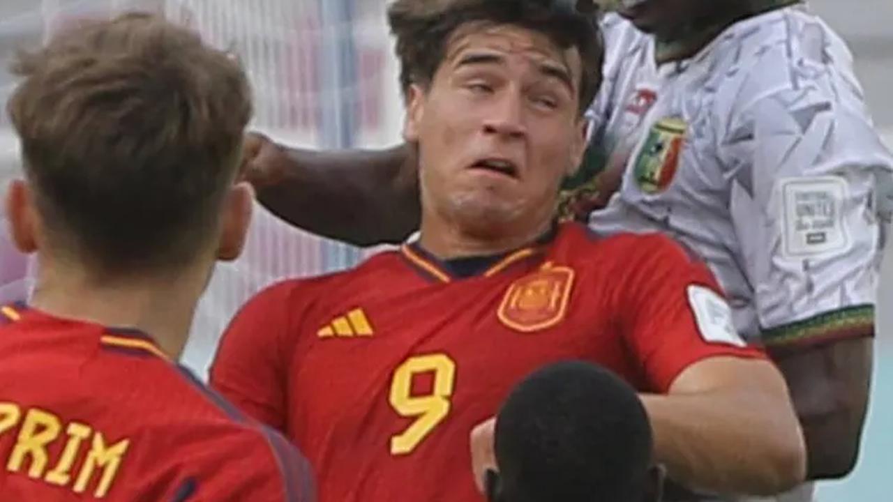 Hingga pada menit ke-62 Spanyol akhirnya mampu mencetak gol melalui Juan Hernandez Torres.