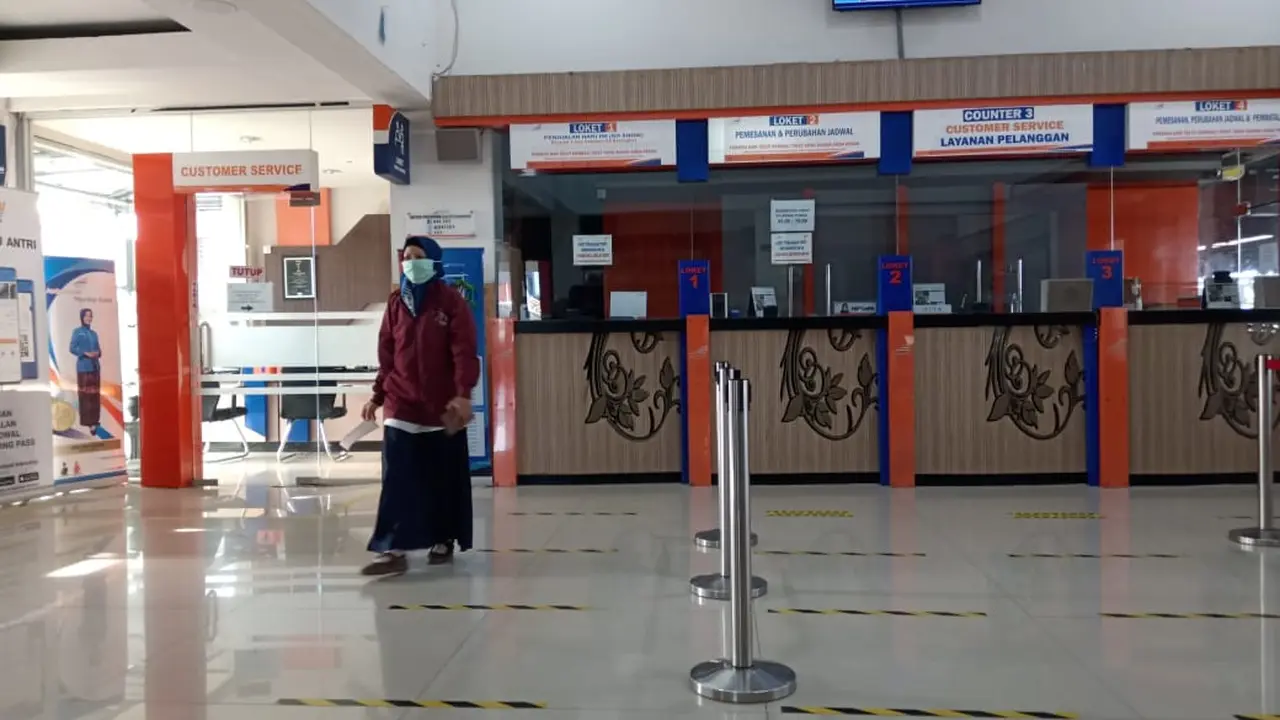 PT KAI membatalkan seluruh perjalanan Kereta Api Penumpang di wilayah Daop 5 Purwokerto mulai 25 April 2020. (Liputan6.com/Galoeh Widura)