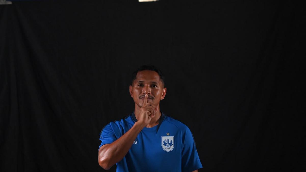 Persis Boyong Leeming Bersaudara, PSIS Resmikan Eks Timnas Indonesia Abduh Lestaluhu