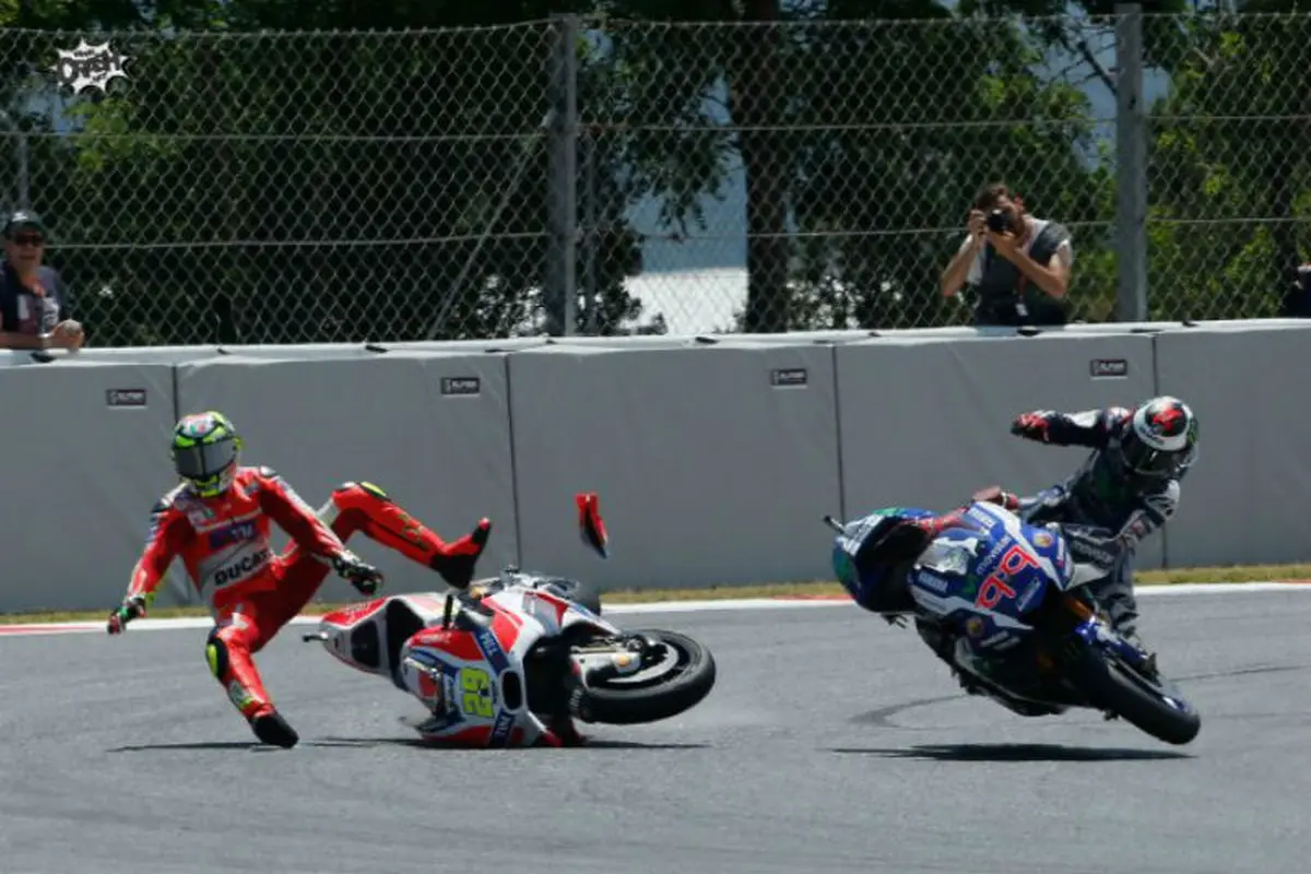 Andrea Iannone - Jorge Lorenzo