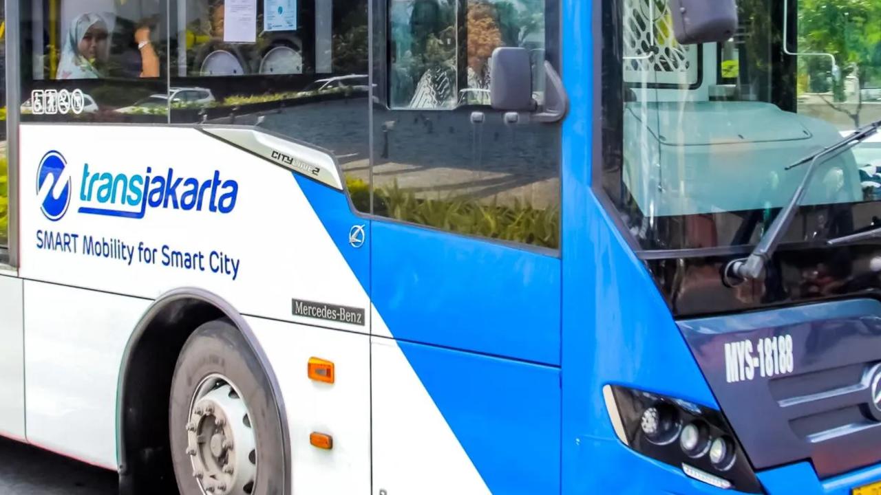 Halte Gatot Subroto Jamsostek Direvitalisasi, TransJakarta Sediakan Bus Stop untuk Angkut Penumpang
