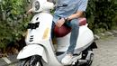 Piaggio Vespa Primavera Prepp Studio menjadi salah satu koleksi motor terbarunya. Motor ini merupakan hibah dari influencer ternama Arief Muhammad. (Source: Instagram/@desta80s)