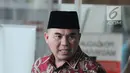 Bupati Jepara Ahmad Marzuqi menunggu panggilan penyidik saat akan menjalani pemeriksaan di Gedung KPK, Jakarta, Senin (13/5/2019). Marzuqi diperiksa sebagai tersangka terkait suap dalam putusan atas praperadilan dugaan korupsi penggunaan dana bantuan parpol di PN Semarang. (merdeka.com/Dwi Narwoko)