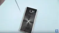 Lihat aksi penguji `menyiksa` phablet teranyar Samsung ini dengan alat pisau dan palu, seperti apa jadinya? (ilustrasi: YouTube/TechRax)