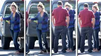 Kunjungi Rumah Paul Walker, Sang Pacar Teteskan Air Mata