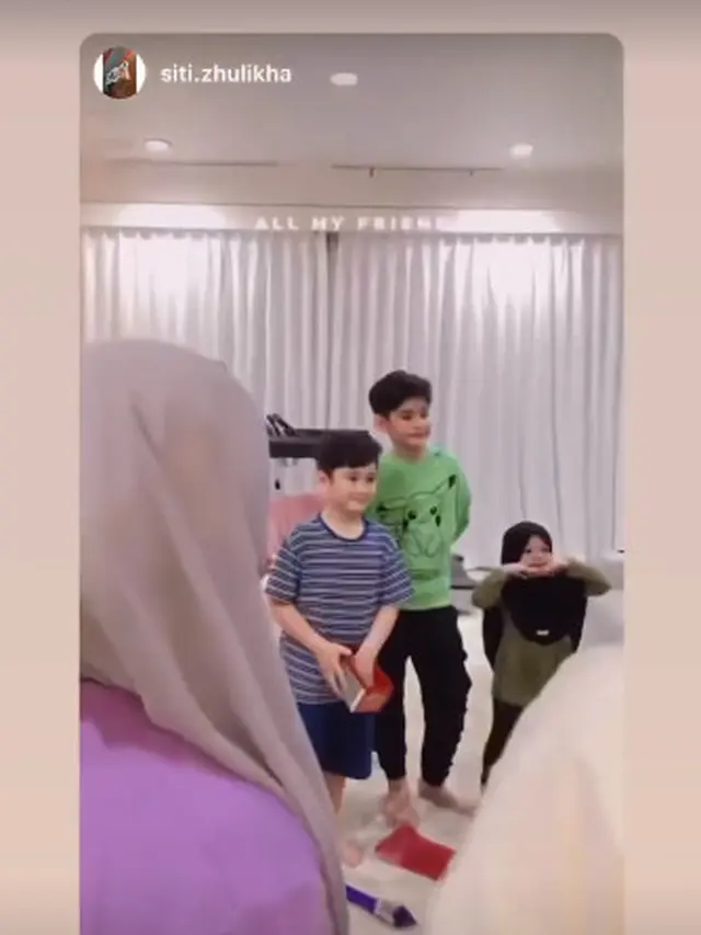 6 Momen Pertemuan King Faaz dan Rafathar, Curi Perhatian