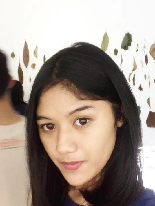 Erina Gudono bahkan tak segan membagikan potret cantik dirinya tanpa riasan di akun media sosial Instagramnya. Bahkan ada yang menyebut paras cantik Erina Gudono tanpa makeup mirip dengan artis Bella Saphira. (Liputan6.com/IG/@erinagudono)
