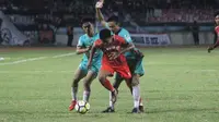 Persis Solo mengalahkan Persik Kendal, 1-0, pada laga Grup Barat Liga 2 2018, Stadion Wilis, Kota Madiun, Senin (24/9/2018). (Bola.com/Ronald Seger)