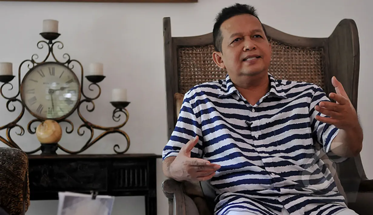 Tim redaksi Liputan6.com berkesempatan melakukan sesi wawancara khusus dengan Mantan Ketua Umum Partai Amanat Nasional, Sutrisno Bachir di kawasan Senayan, Jakarta, Sabtu (22/2/2015).(Liputan6.com/Johan Tallo)