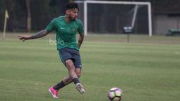 Stefano Lilipaly sebetulnya masih terikat kontrak dengan SC Cambuur hingga 30 Juni 2019 mendatang. (Bola.com/Vitalis Yogi Trisna)