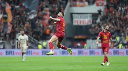 Pemain Persija Jakarta, Marko Simic melakukan selebrasi setelah mencetak gol ke gawang Persita Tangerang pada laga lanjutan BRI Liga 1 2024/2025 di Jakarta International Stadium (JIS), Jakarta Utara, Minggu (19/01/2025). (Dok. Persija)